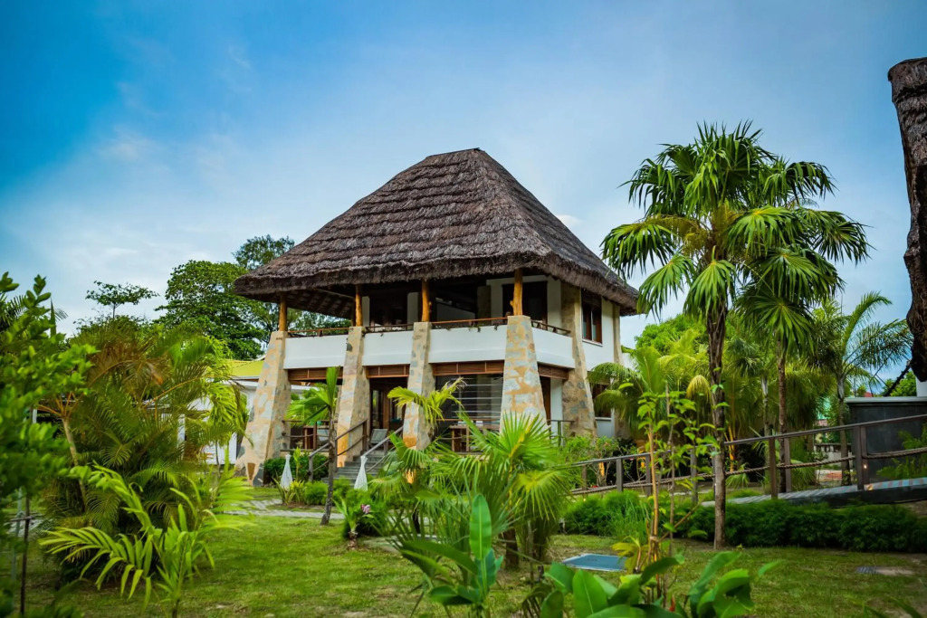Les Lauriers Eco Hotel