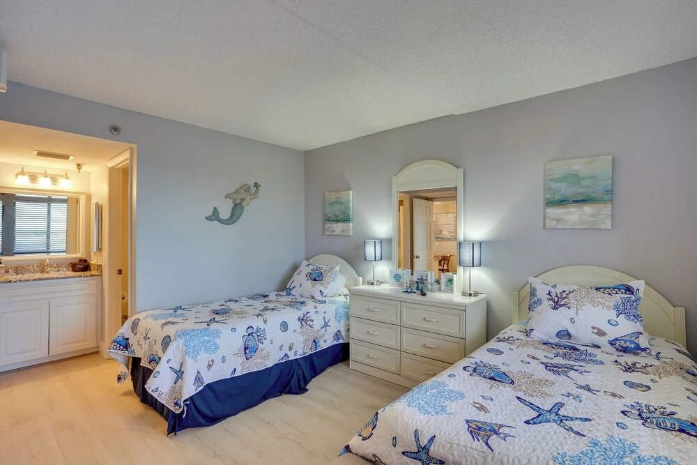 Cozy Condo w/ Gulf View, Bird Watching + Telescope
