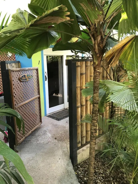 Tamarindo Village Hotel