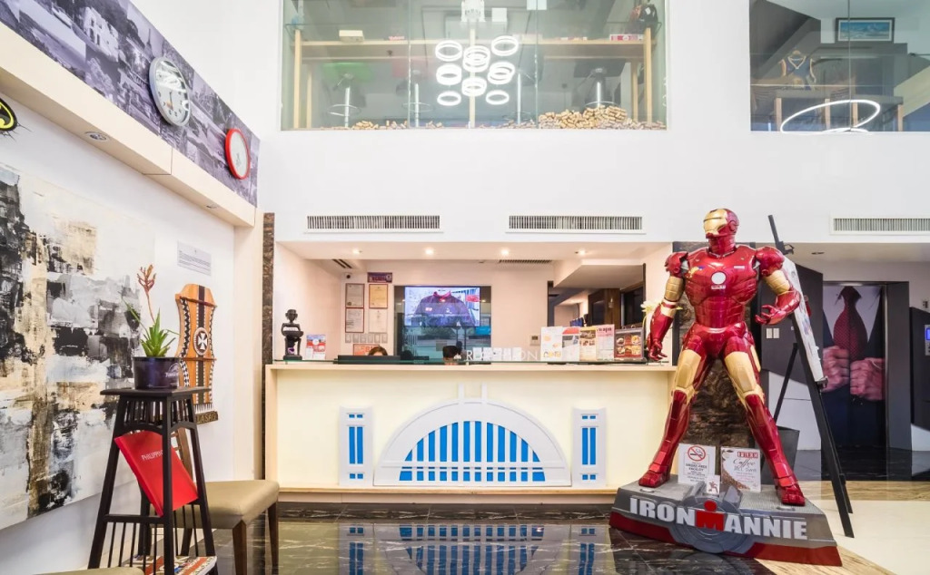 Heroes Hotel