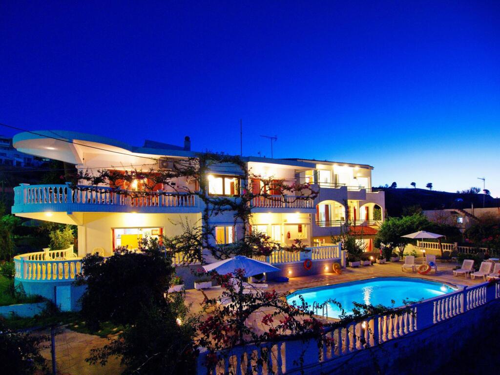 Rouladina Apt 6 in Stalos