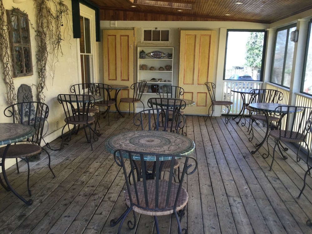 Garrison House Inn