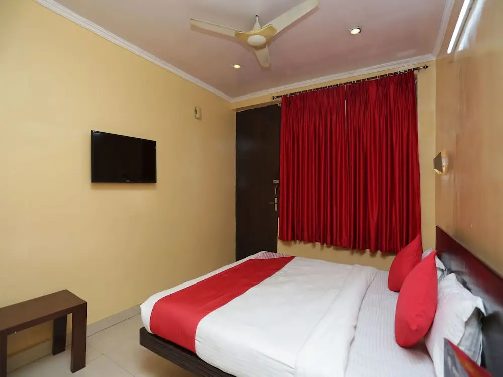 OYO 12887 Hotel A-1