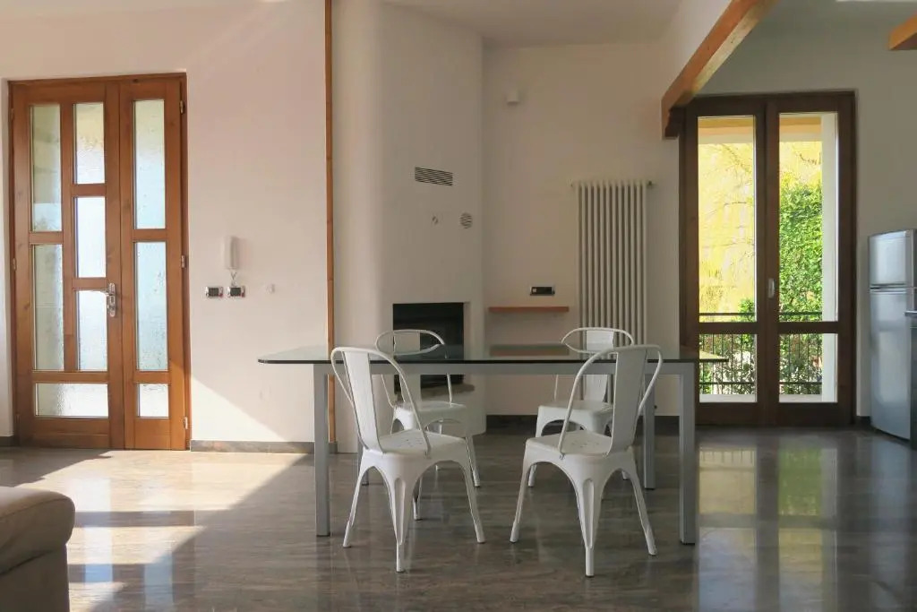 Villa Arianna Lake View Apartments with Pool