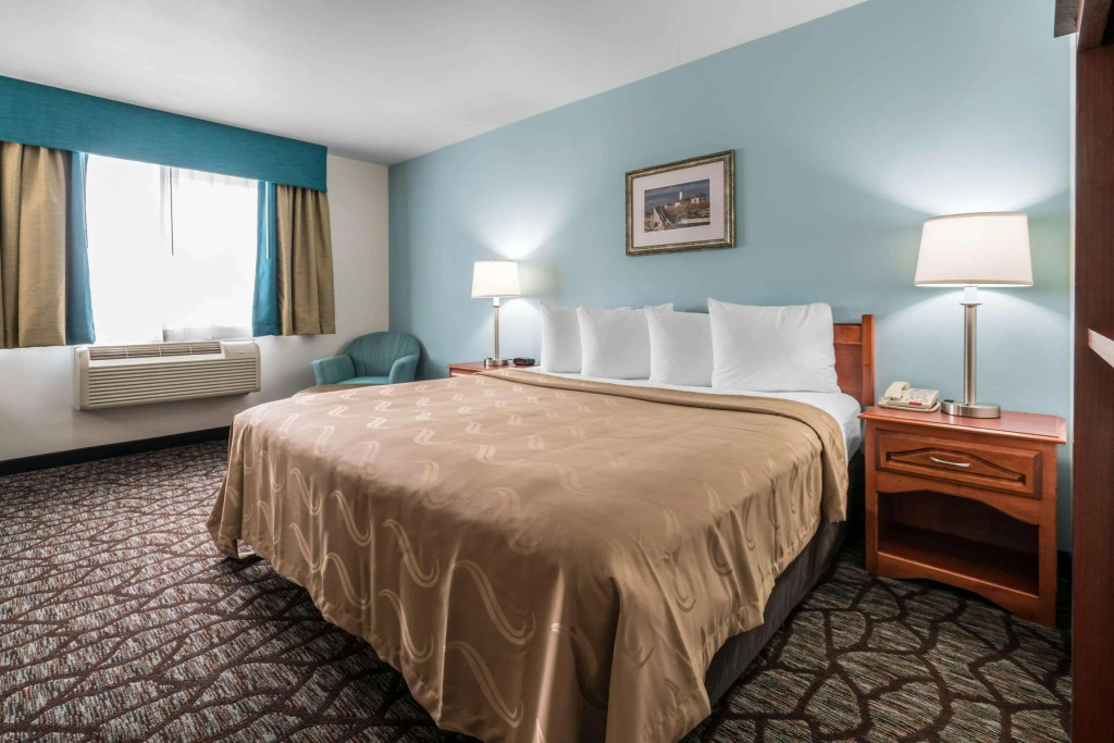 Quality Inn & Suites Sequim at Olympic National Park
