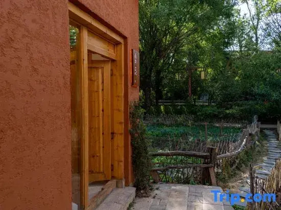 Lijiang ZenTea Garden Ancient Residence Beautiful Homestay