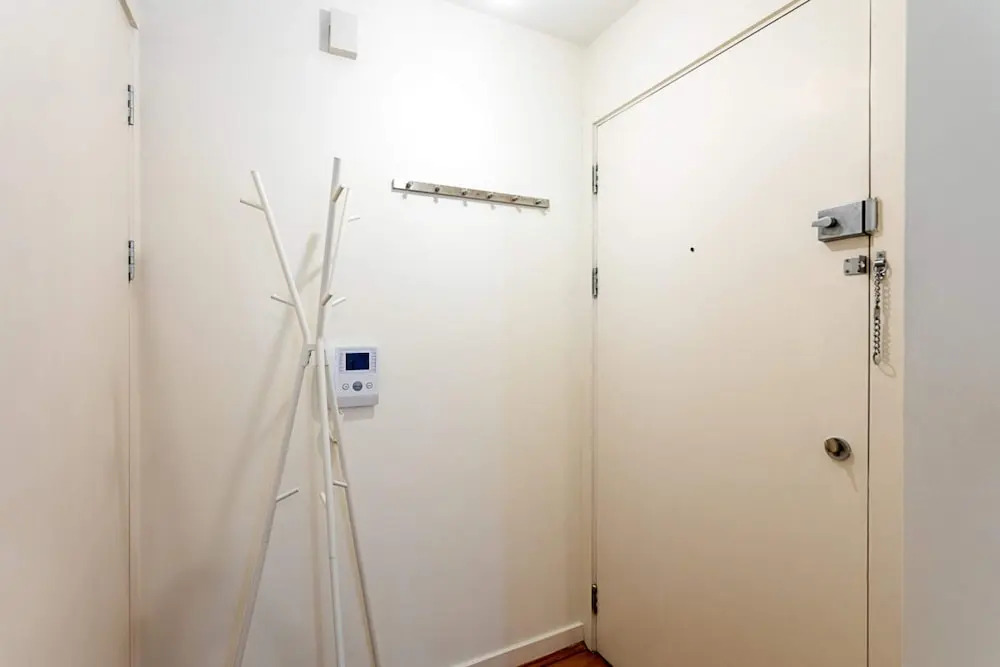 Modern 1 Bedroom Apartment in West London
