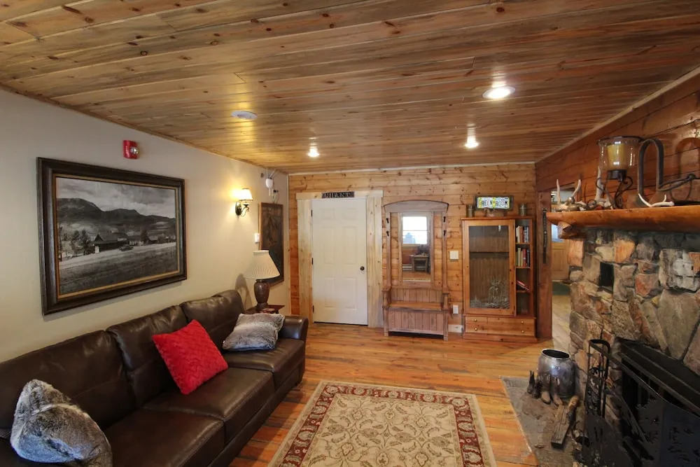 The Historic Wapiti Lodge