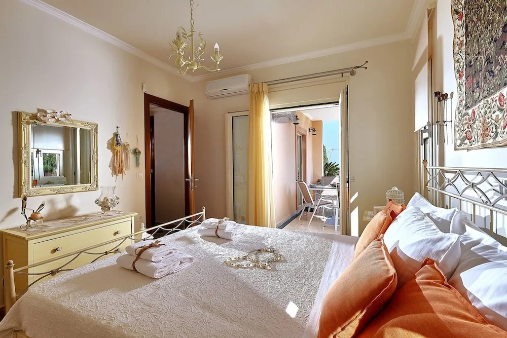 Sunny Dreams Villa With Pool Near Heraklion