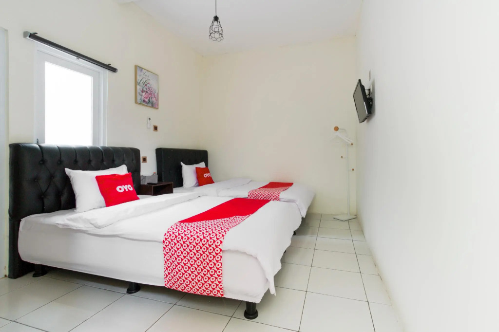 OYO 2975 House Of Mahira Syariah