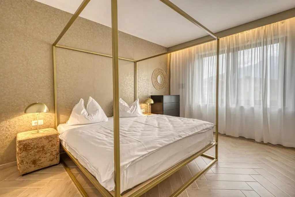 goldfinger + suites