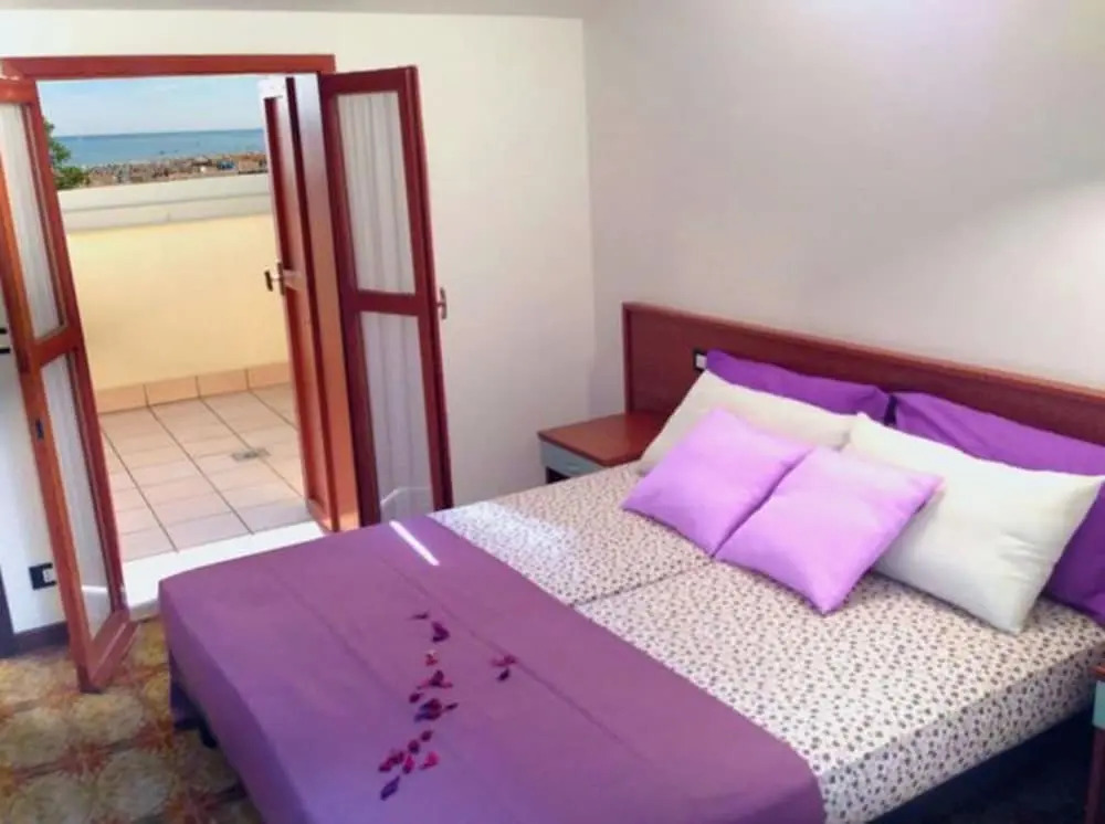 Elegant two Story Apartment Near the Beach