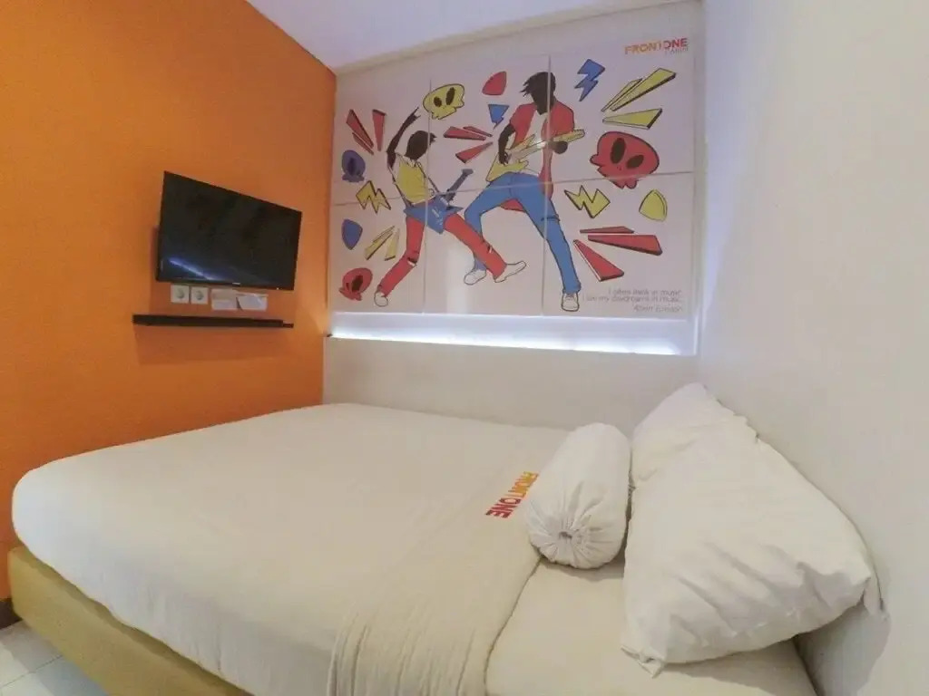 Front One Budget Hotel Tirtonadi Solo