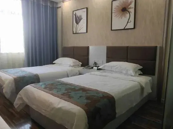 Yingshan New Yaheng Hotel