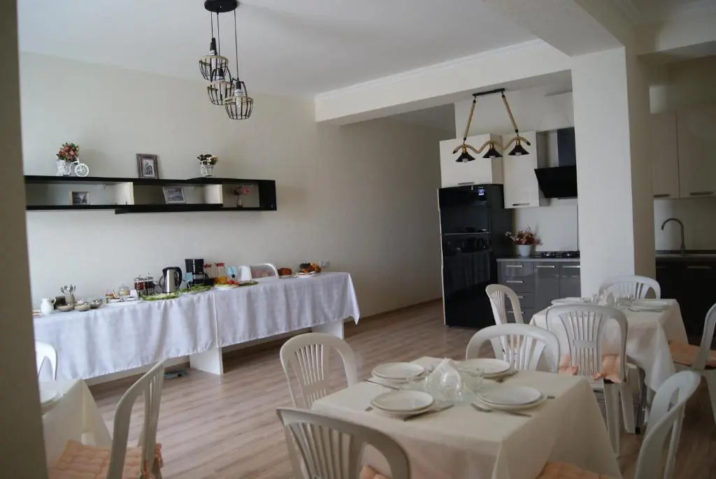 Vazi Aparthotel