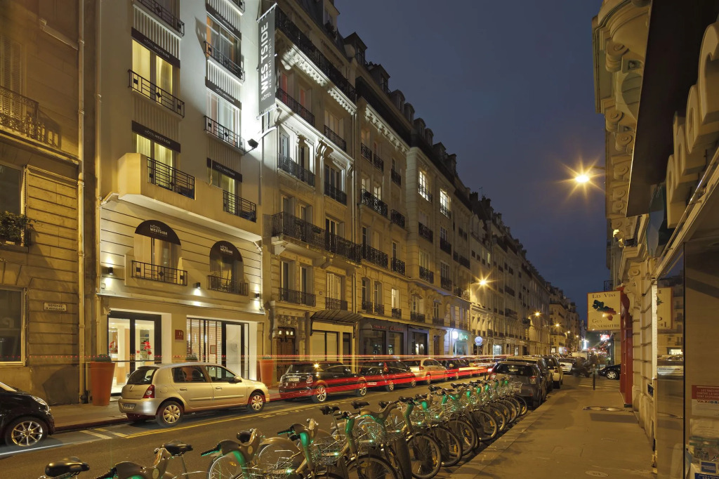 Westside Arc de Triomphe Hotel