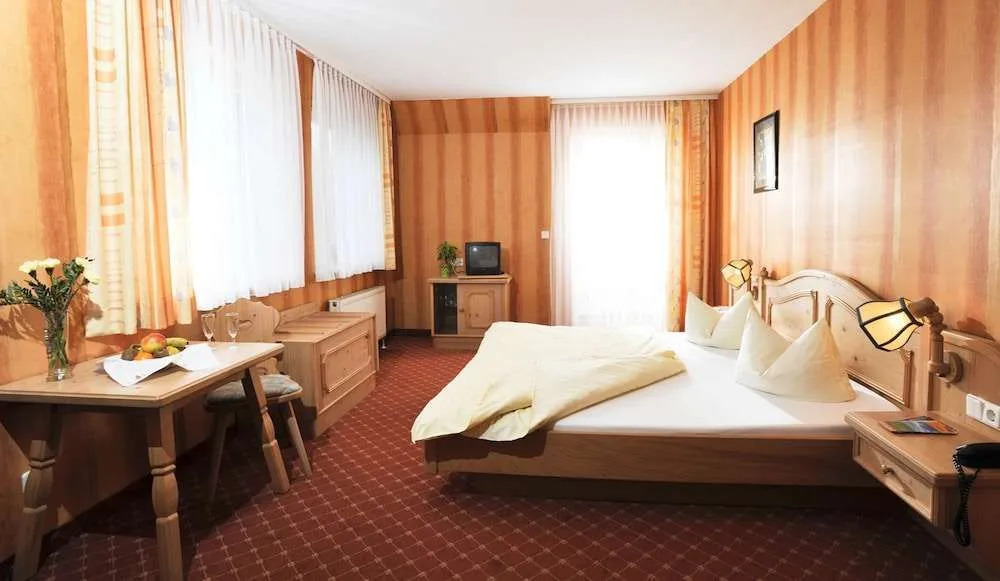 Hotel & Gasthof Zur Linde