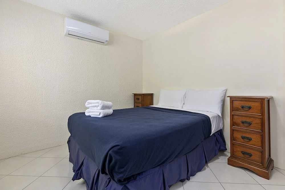 Hop, Skip, Jump Away From Hastings - Unit 6 Descola 6 Noosa Drive