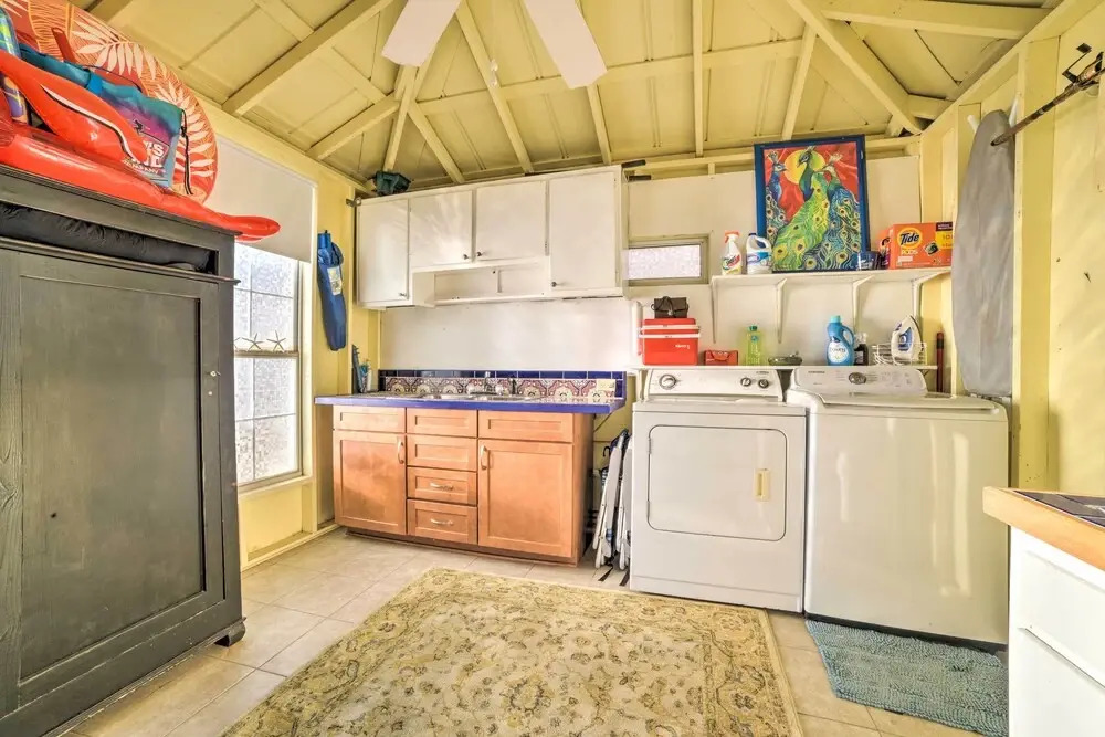 Coastal PCB Cottage W/pool & Bbq: 1block to Beach!