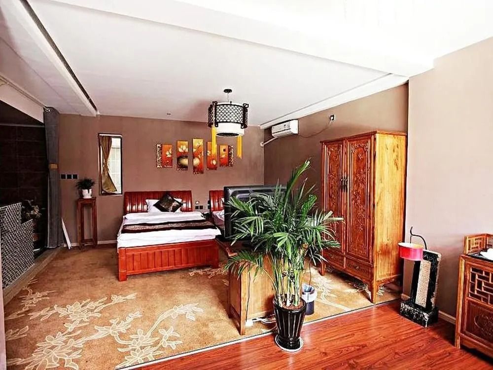 Lijiang Nobles Living Castle Hotel