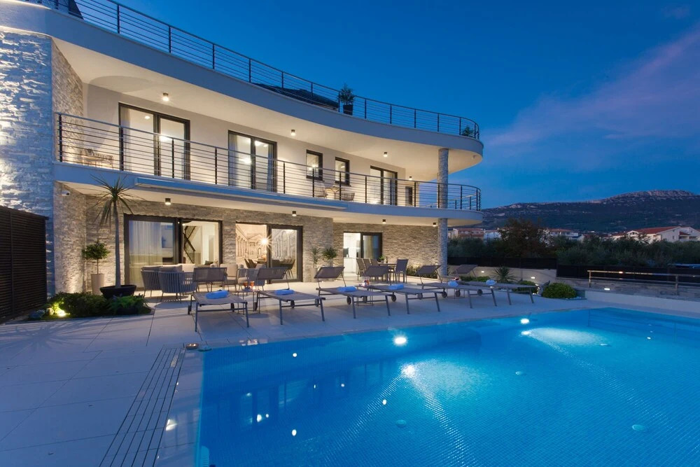 Luxury Beachfront Villa Sea Queen - Kastela
