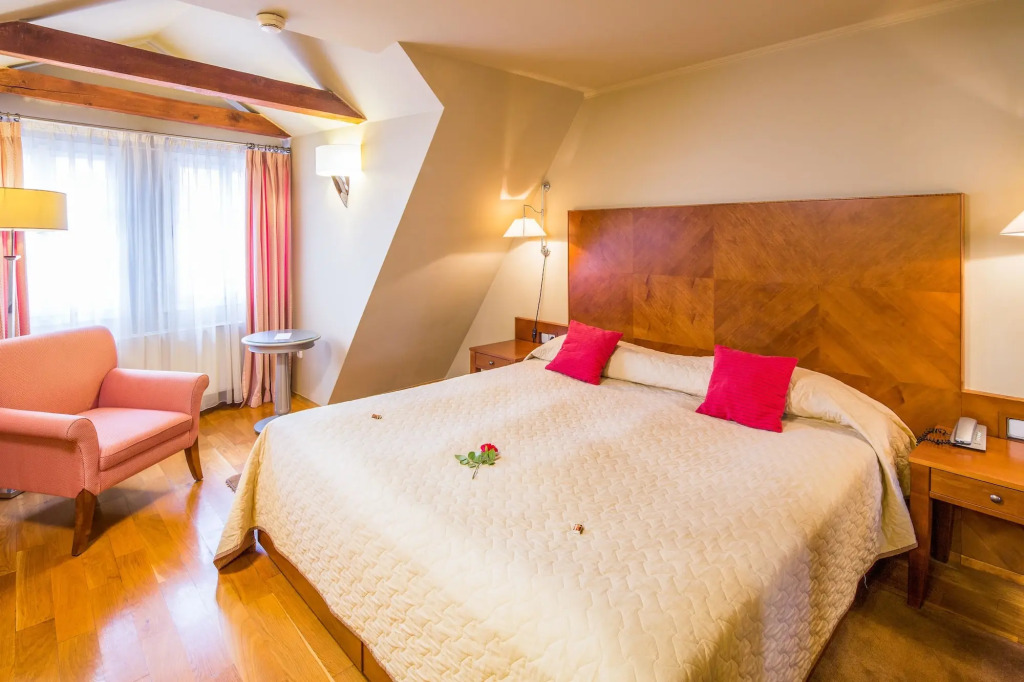 LH Hotel Golden Wheel