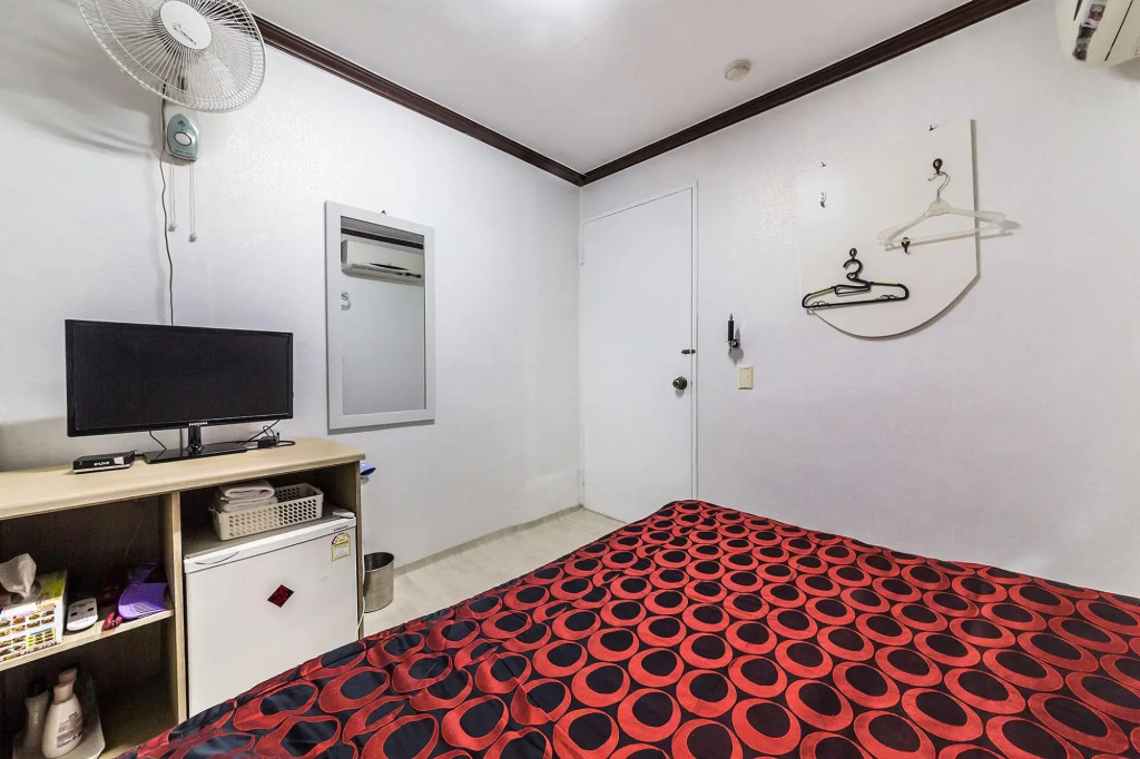 Myeonmok Serom