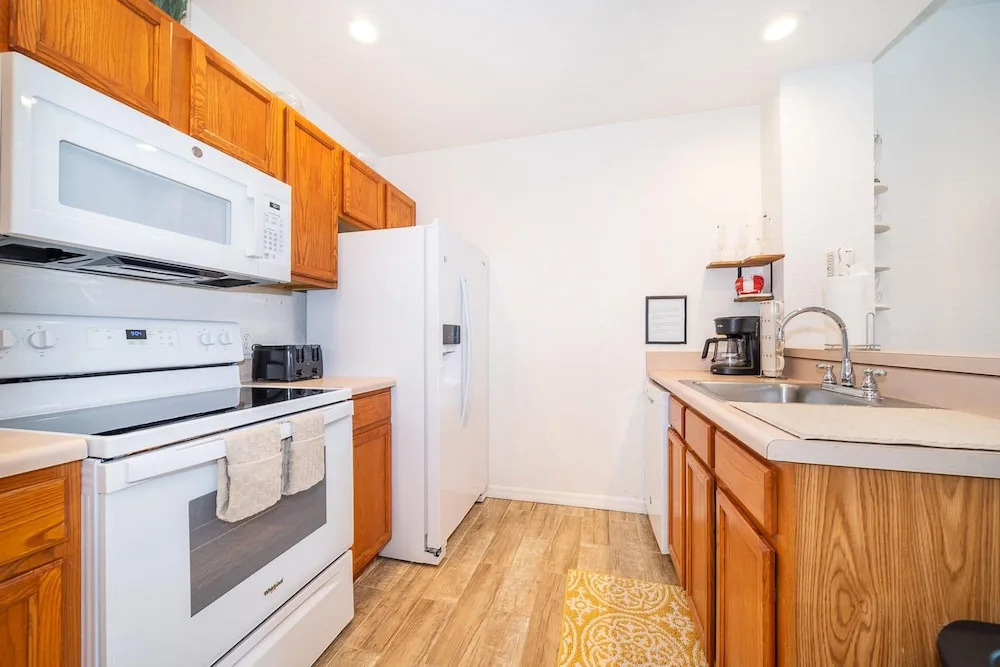 Enchanted Townhome Near Disney Parks 3Br