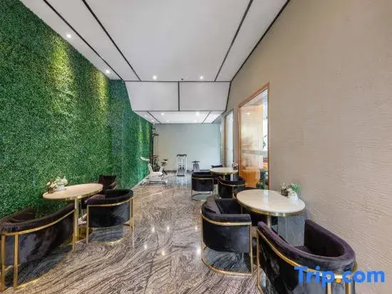 Yunzhu No.1 Hotel (Guangzhou Olympic Sports Center, Tianhe Zhucun Metro Station Branch)