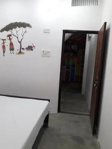 Om Shanthi paying guest house