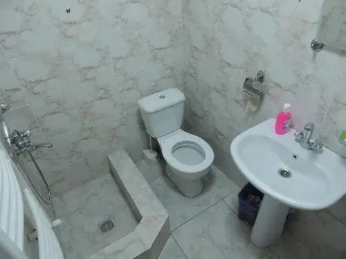 Roza Guesthouse