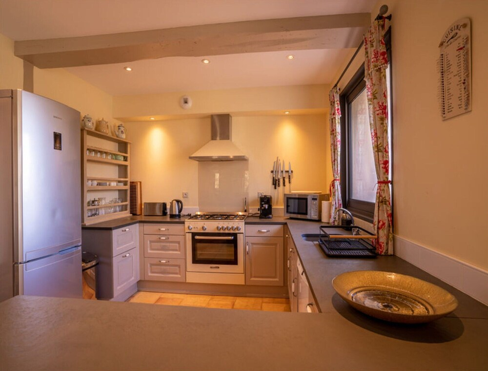 7-Bedroom Tarn Villa with Spa