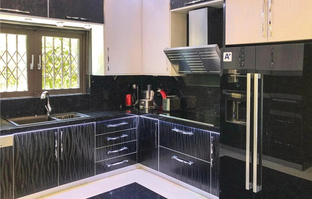 Nice Home in Petalou, Korinthias With Wifi and 4 Bedrooms