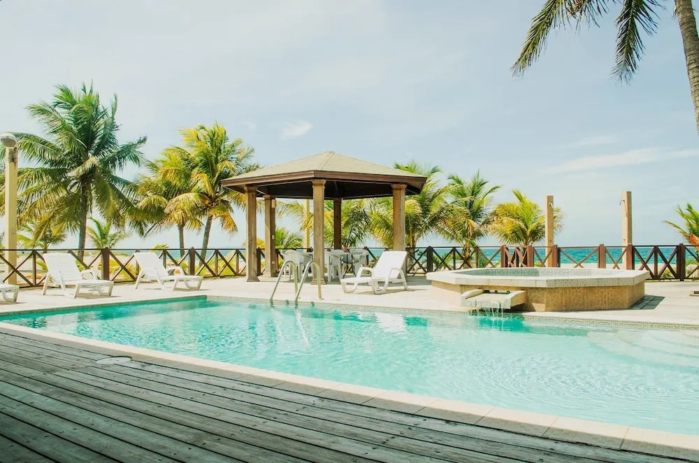 Tela Beach House 1