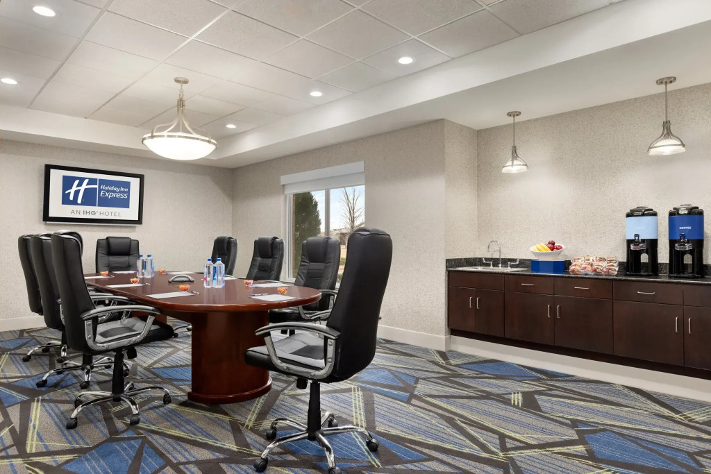 Holiday Inn Express Hotel & Suites Opelika Auburn by IHG