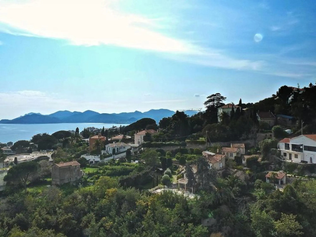 Large Light and Modern 2 Bedroomed Apartment in Cannes With Sea Views Pool and Lovely Terrace - 1503
