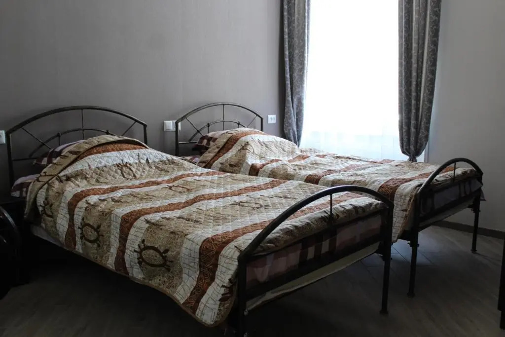 Guest House on Gia Abesadze Street