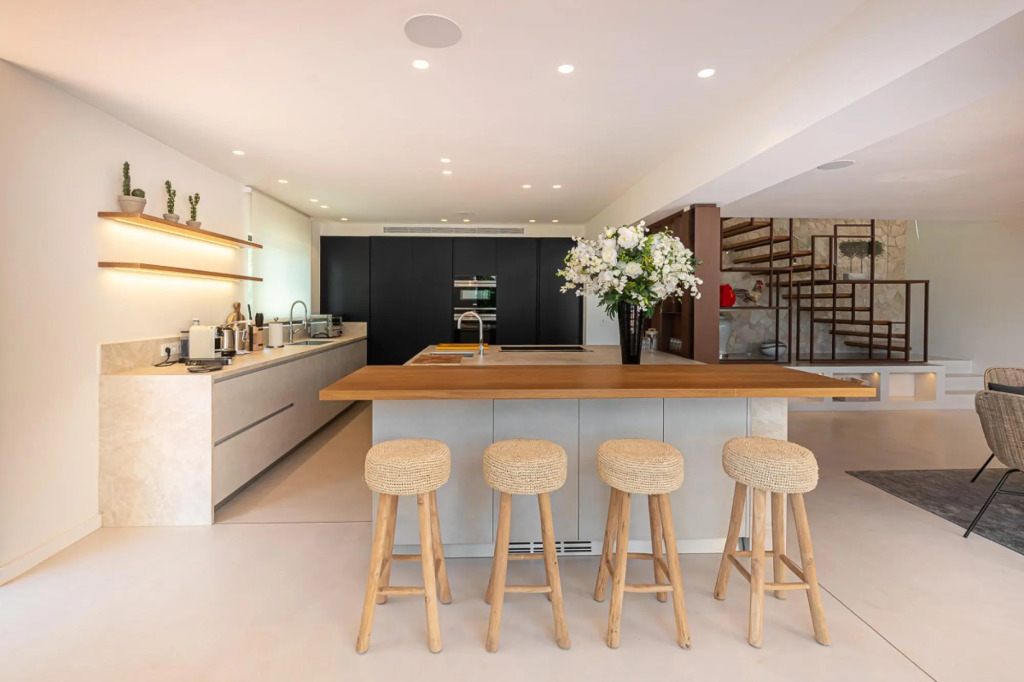 Villa Lifestyle Cap Martinet with magic seaviews