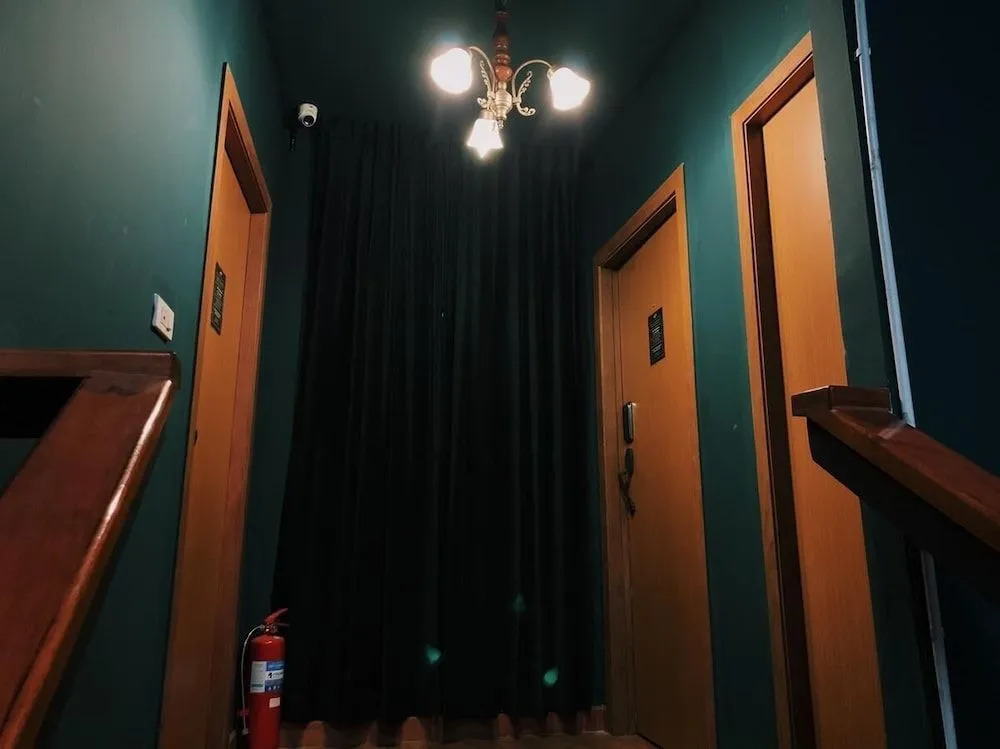 OYO Mystery Hostel