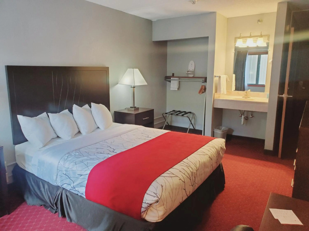 Blackstone Lodge and Suites