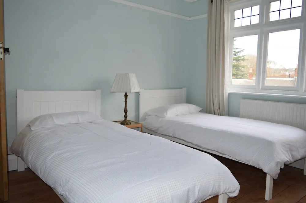 Spacious 3 Bedroom Home in Stoke Bishop