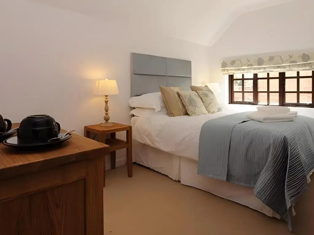 The Three Horseshoes Boutique Rooms