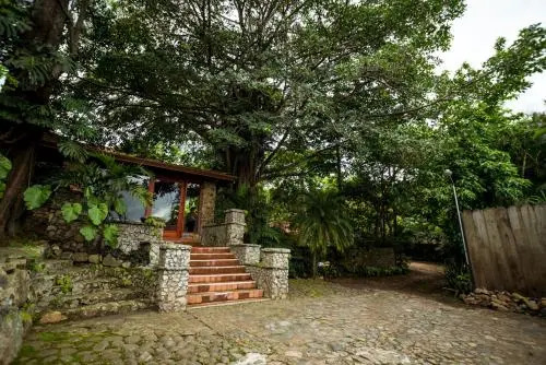Casa de Piedra Escazú