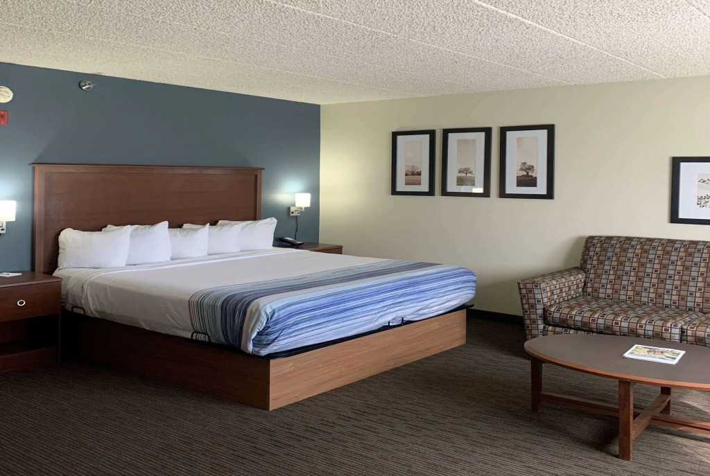 AmericInn by Wyndham Windsor Ft. Collins
