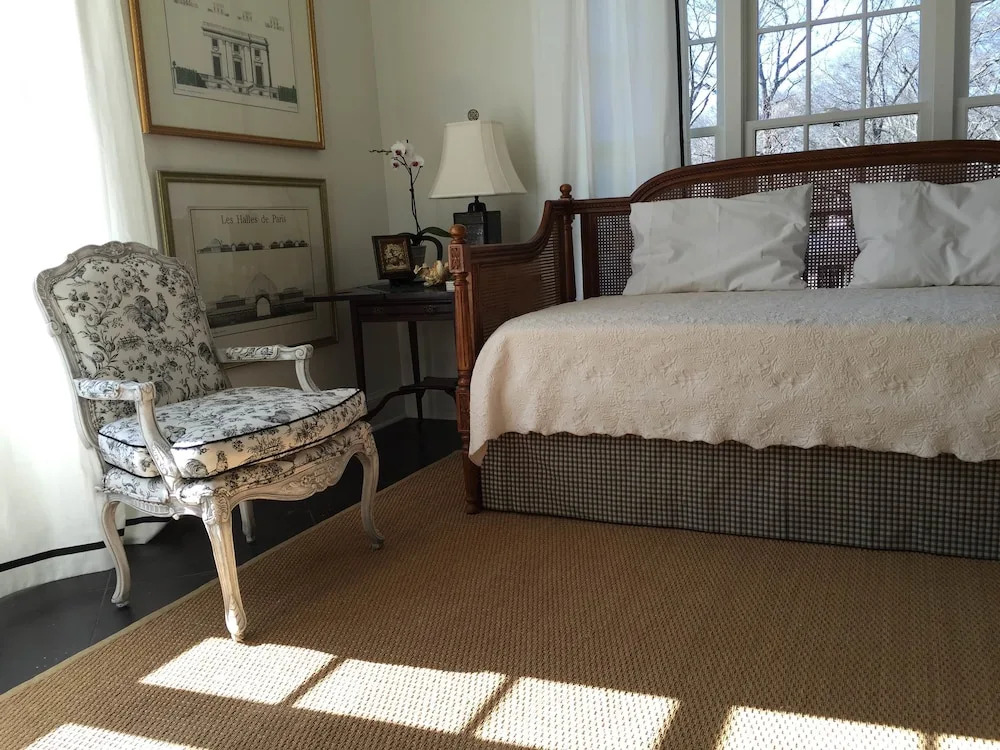 The Cottage Bed & Breakfast