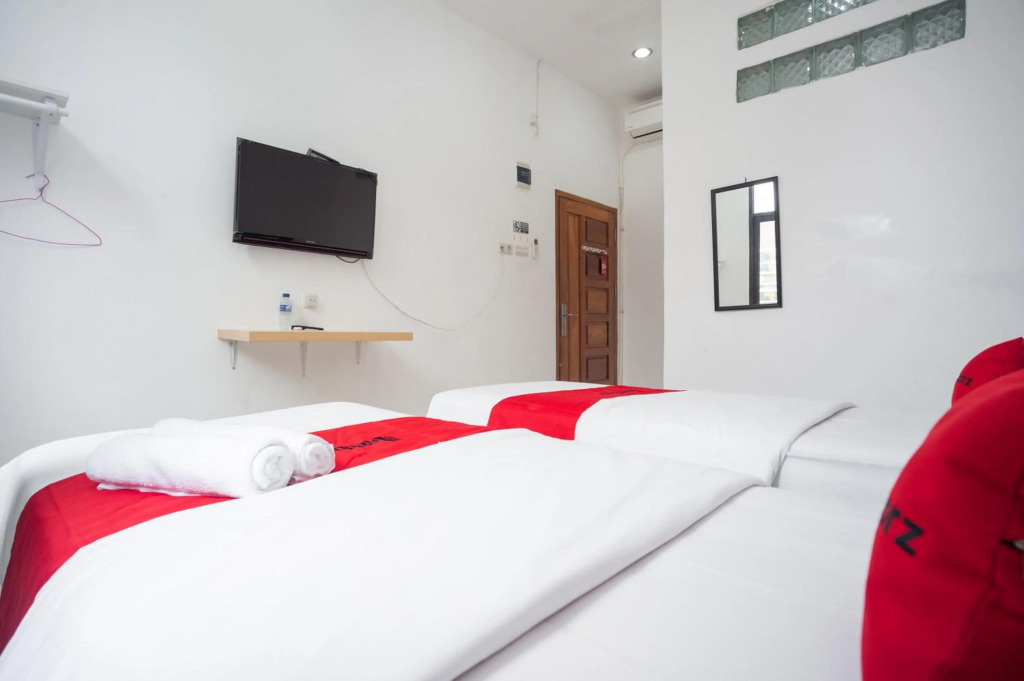 RedDoorz at Jalan Bangau Palembang