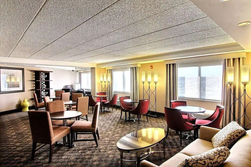 Wyndham Omaha Hotel - West Dodge