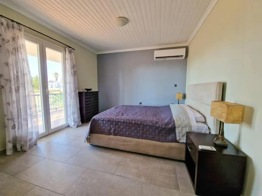 Beachlife: The Bungalow