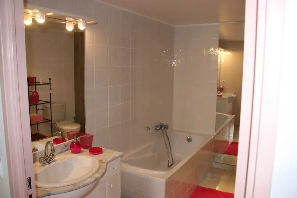 Deux Pièces 70 m² Climatisé, Avec Terrasse, Proximité Bord de mer