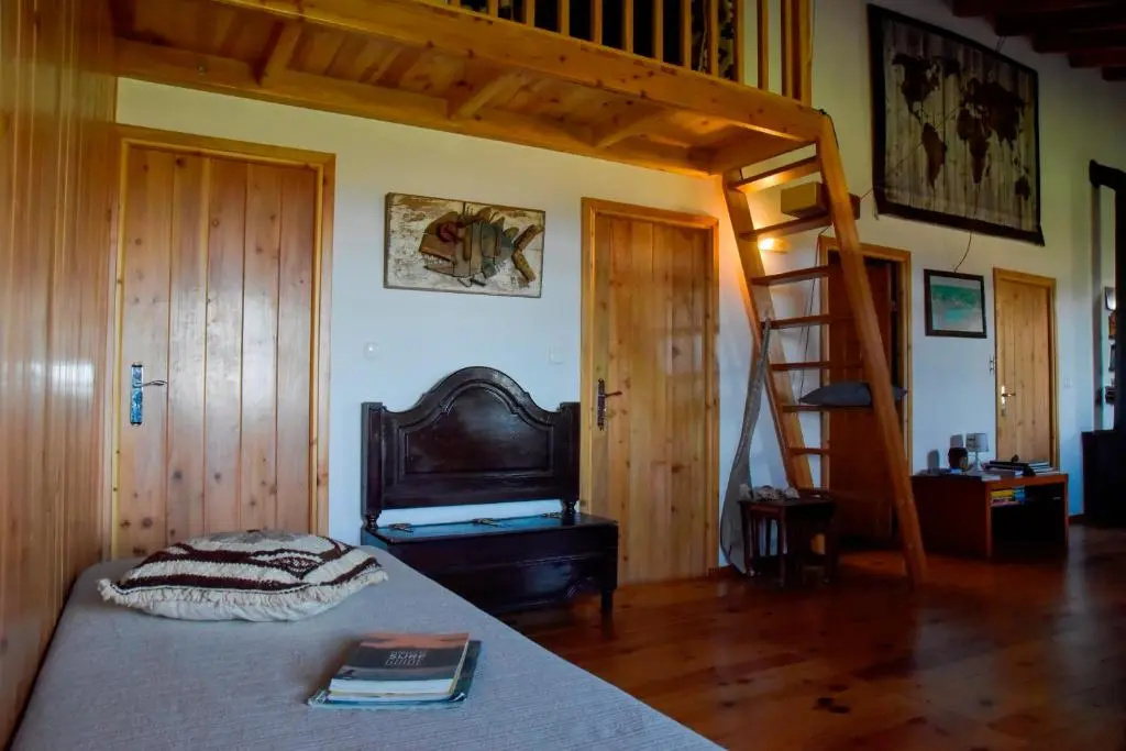 Caldeira Guesthouse